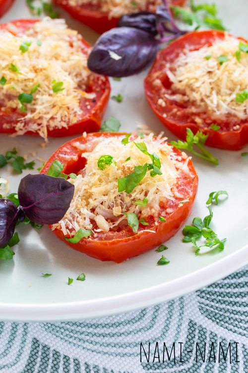grillitud-tomatid-parmesaniga